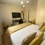 Hotell Carlton 4*