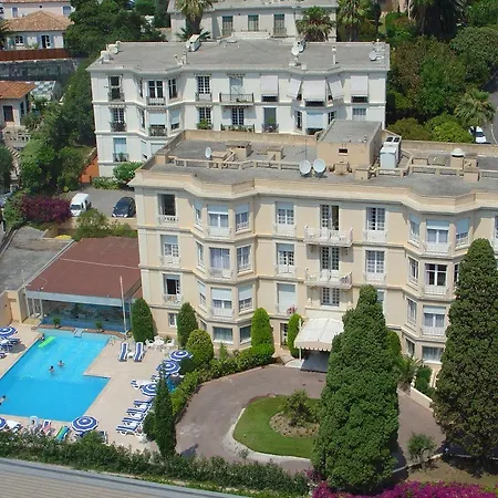 מלון Carlton 4*