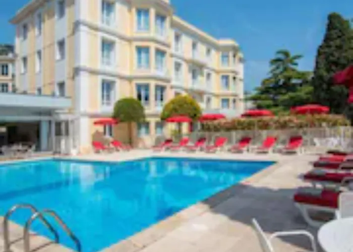 Carlton Hotel