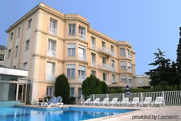 Carlton Hotel 4*