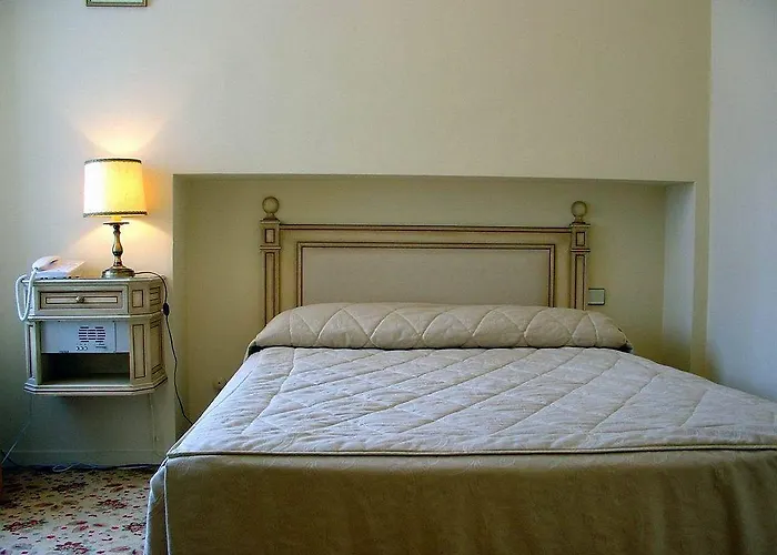 Carlton Hotel 4*