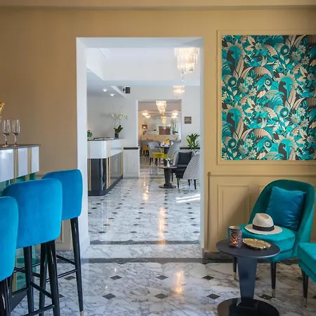 Carlton Hotell 4*