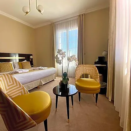 Szálloda Carlton 4*