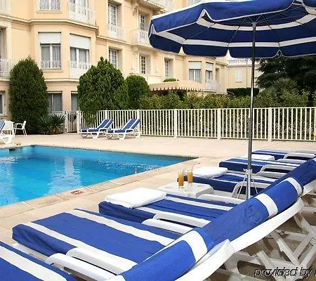 Hotel Carlton 4*