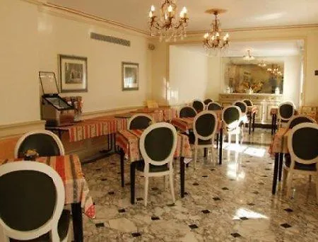 Carlton Hotell