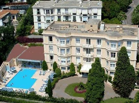 מלון Carlton 4*